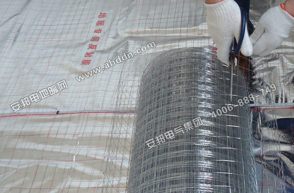 鋼絲網(wǎng)鋪設(shè)