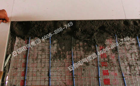 發(fā)熱電纜安裝后的混凝土回填圖